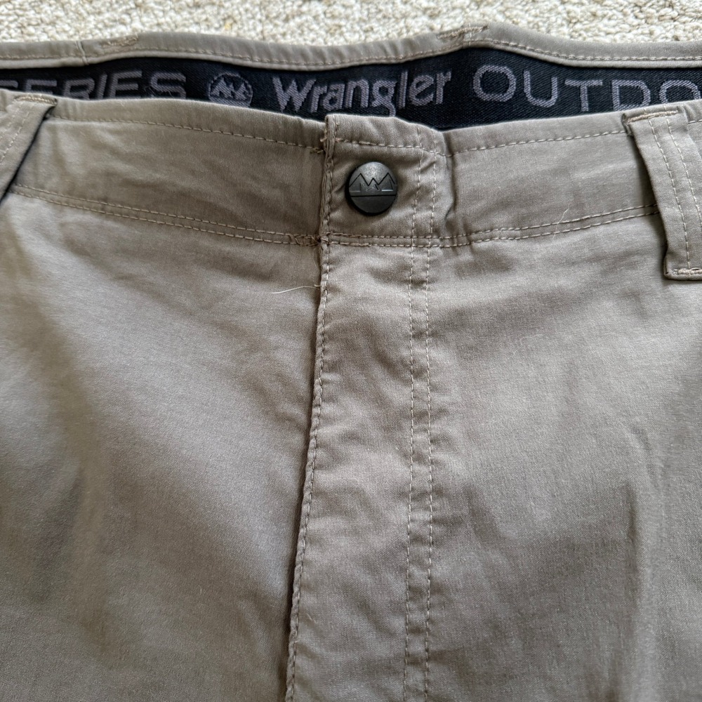 Wrangler Outdoor Series Men's Shorts Size 40 Nylon Blend Hiking - Picture 2 of 8